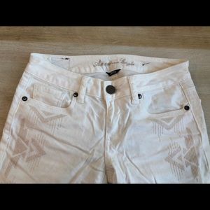 American Eagle White Skinny Jeans
